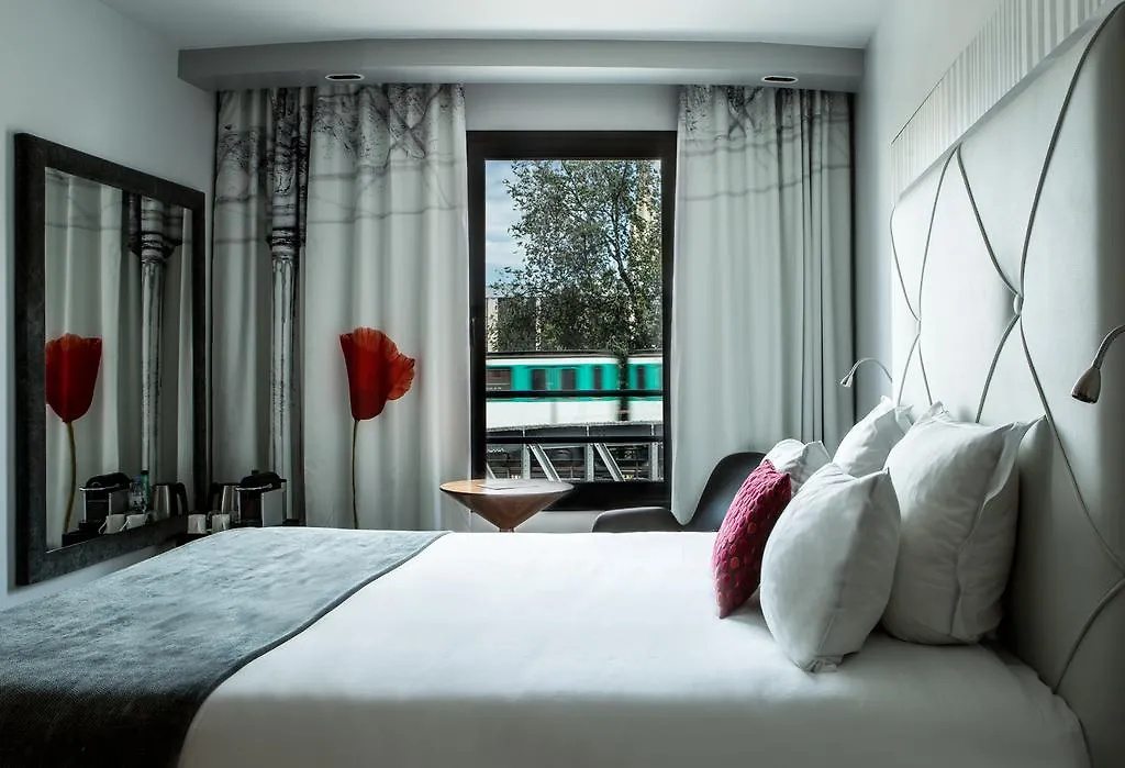 Hotel Le Parisis - Tour Eiffel 4*
