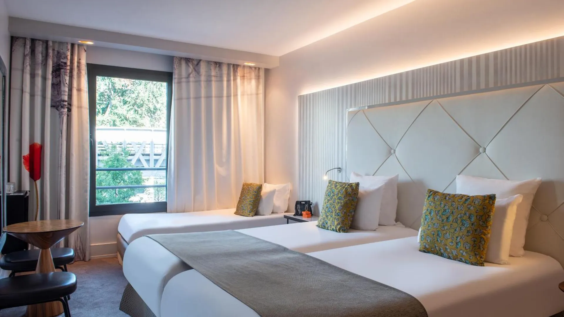 Hotel Le Parisis - Tour Eiffel Paris