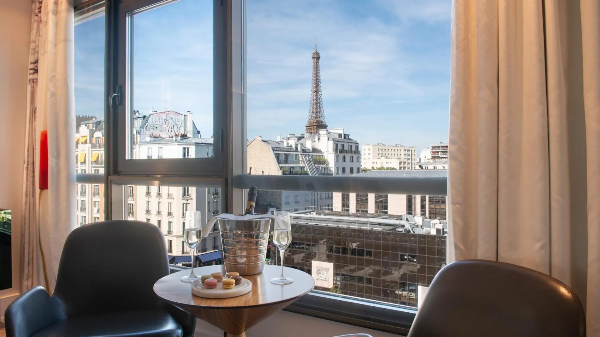 Le Parisis - Tour Eiffel 4* Paris