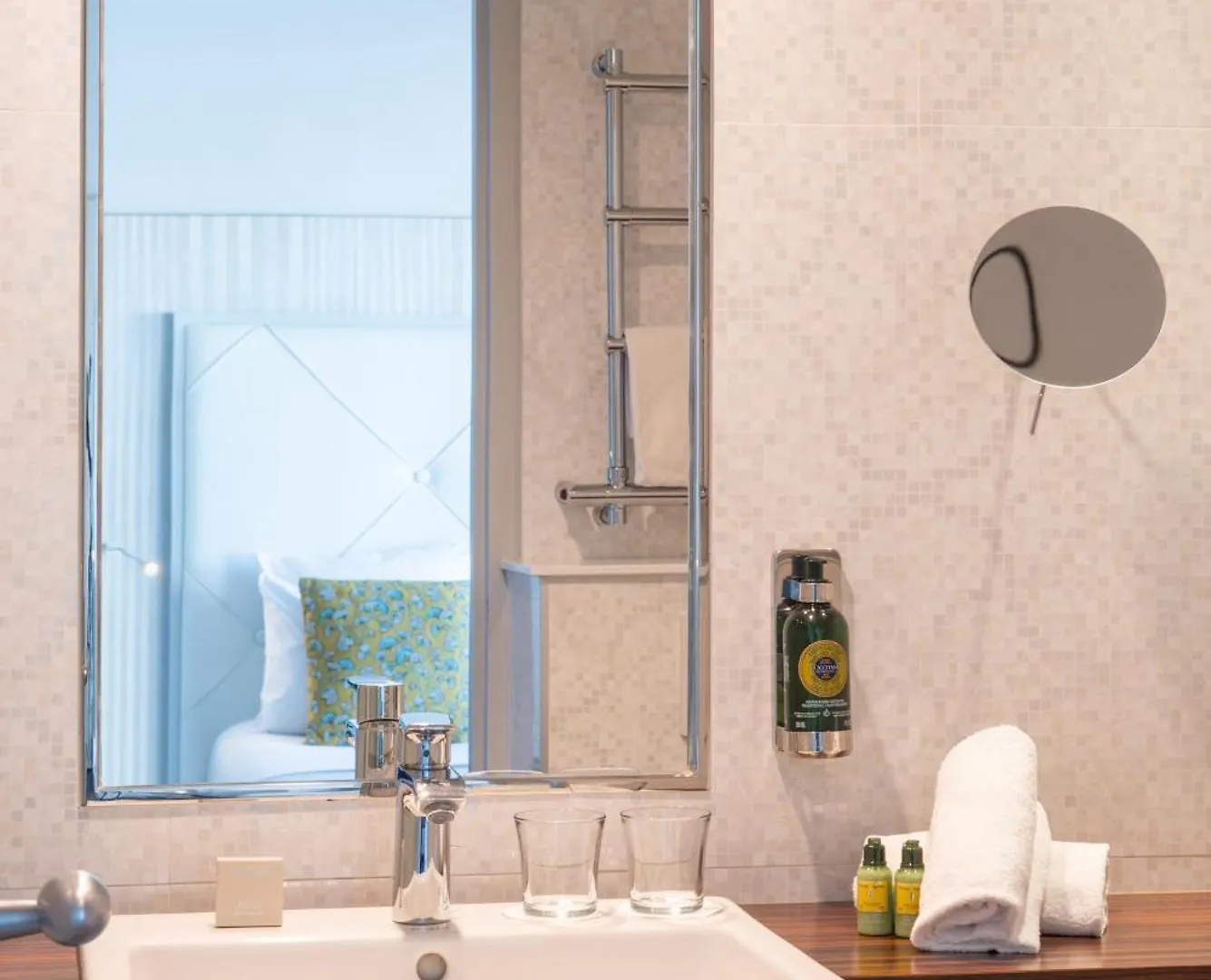 Hotel Le Parisis - Tour Eiffel 4*